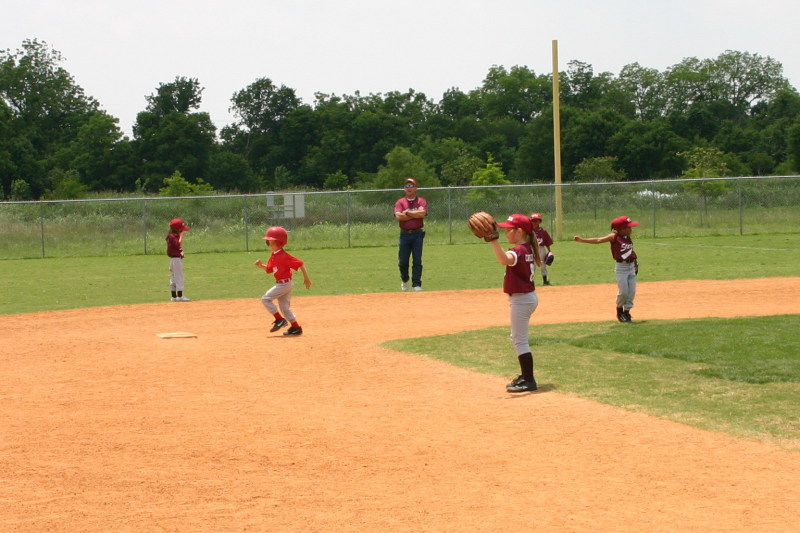 2007/05(May)/Titans-T-ball/800x600_2007-05-12-Titans-221.JPG