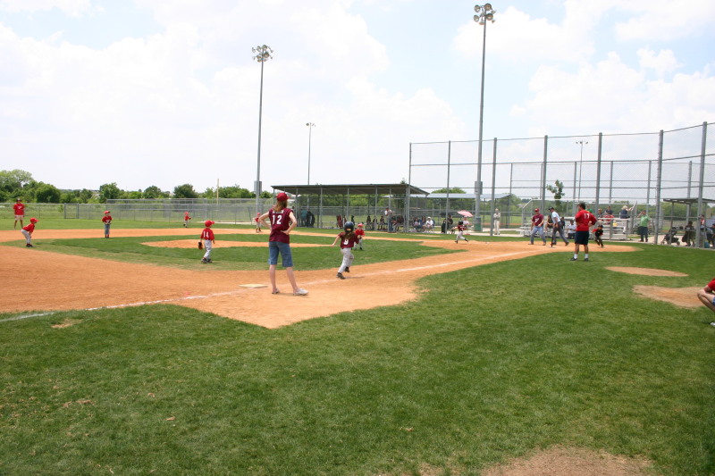 2007/05(May)/Titans-T-ball/800x600_2007-05-12-Titans-251.JPG