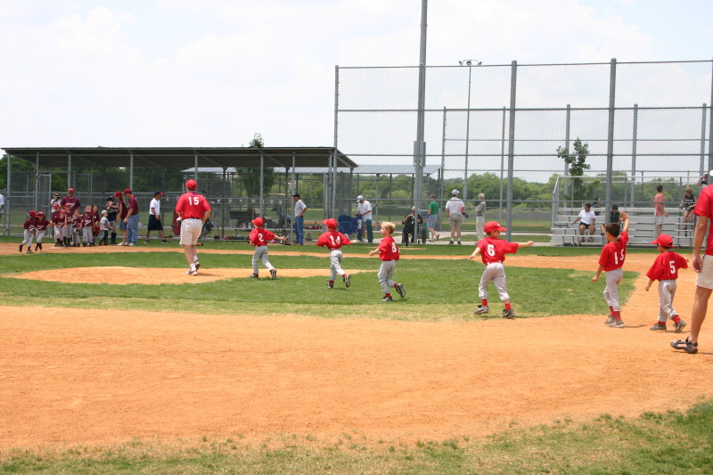 2007/05(May)/Titans-T-ball/800x600_2007-05-12-Titans-269.JPG