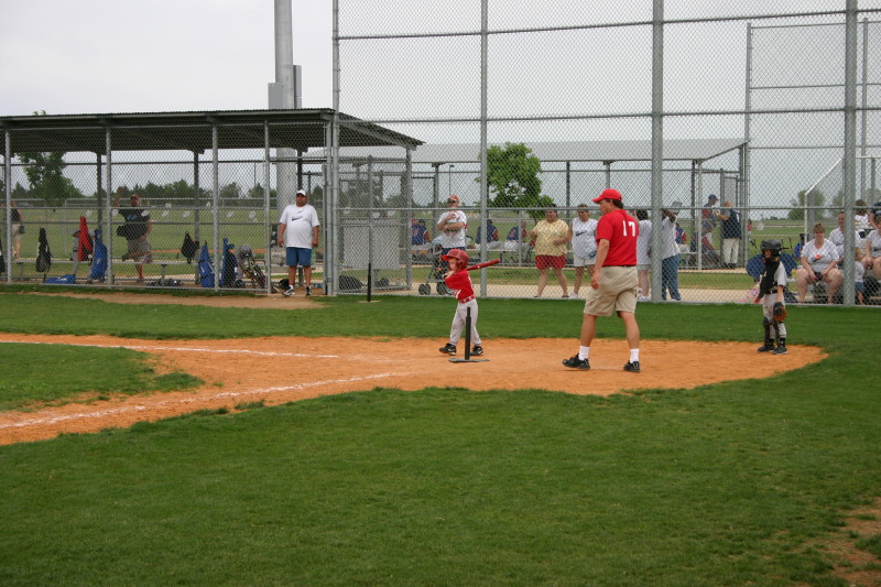 2007/05(May)/Titans-T-ball/800x600_IMG_9885.JPG