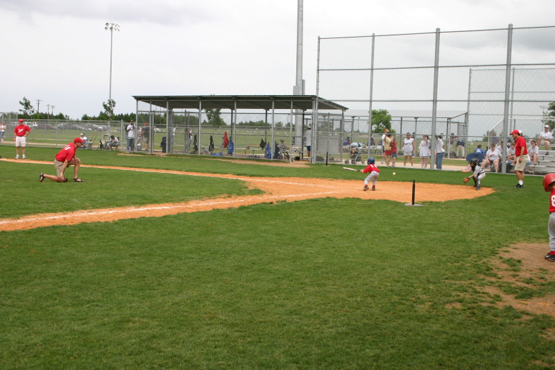 2007/05(May)/Titans-T-ball/800x600_IMG_9889.JPG