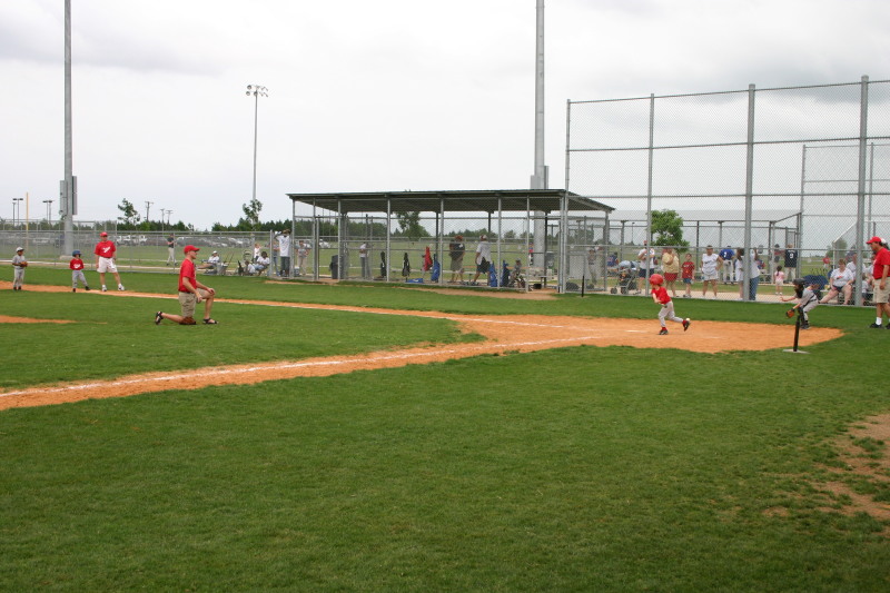 2007/05(May)/Titans-T-ball/800x600_IMG_9897.JPG