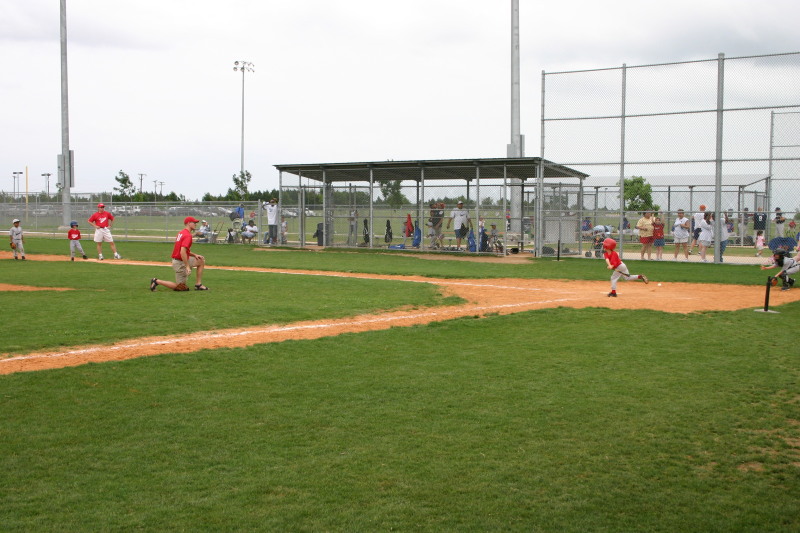 2007/05(May)/Titans-T-ball/800x600_IMG_9899.JPG