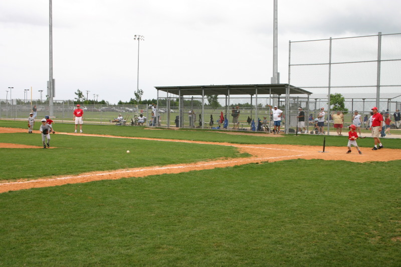 2007/05(May)/Titans-T-ball/800x600_IMG_9902.JPG