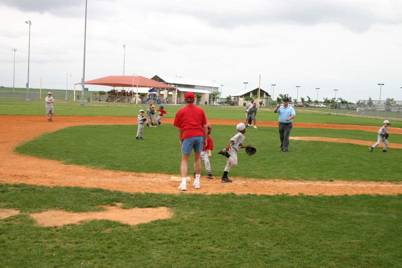 2007/05(May)/Titans-T-ball/800x600_IMG_9906.JPG