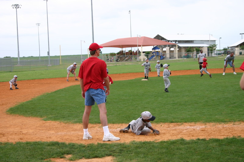 2007/05(May)/Titans-T-ball/800x600_IMG_9915.JPG
