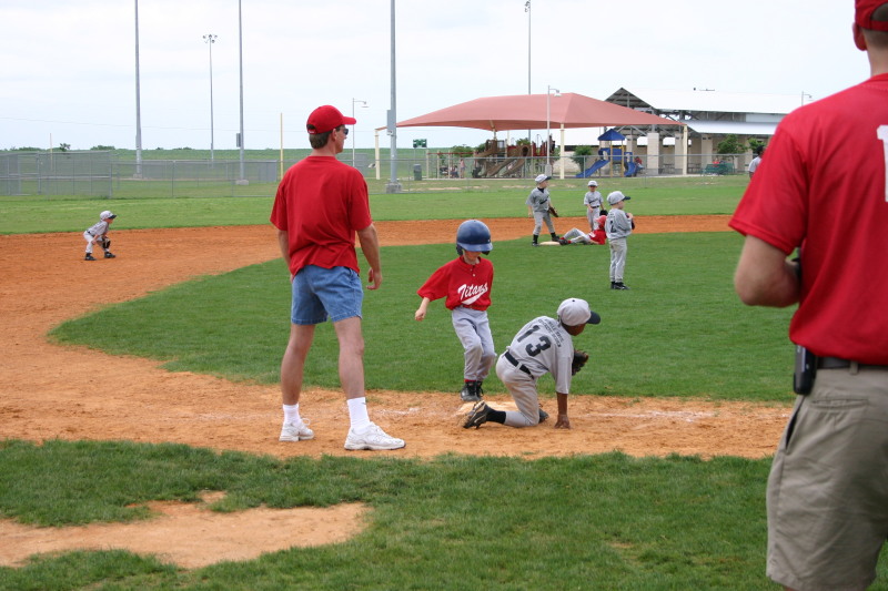 2007/05(May)/Titans-T-ball/800x600_IMG_9916.JPG