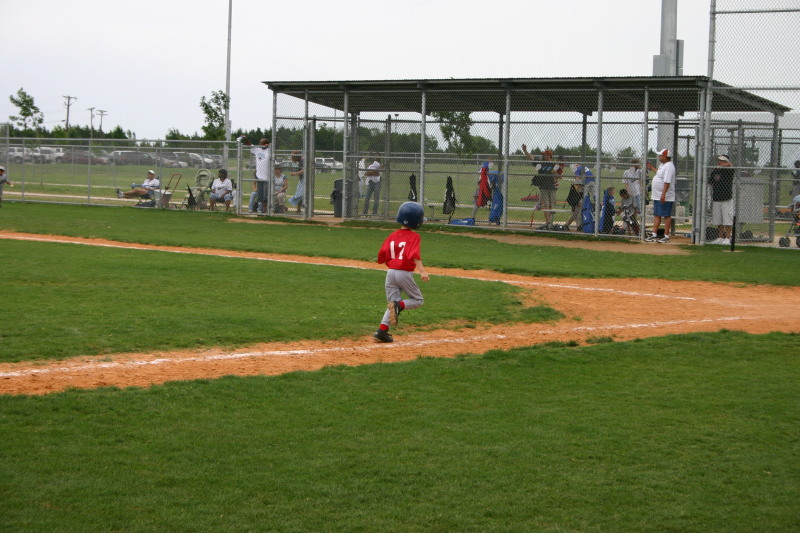 2007/05(May)/Titans-T-ball/800x600_IMG_9919.JPG