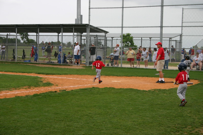 2007/05(May)/Titans-T-ball/800x600_IMG_9920.JPG