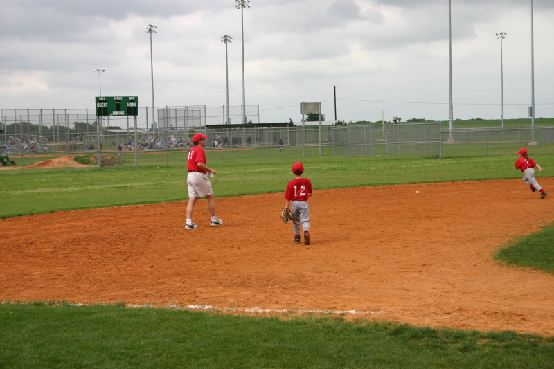 2007/05(May)/Titans-T-ball/800x600_IMG_9926.JPG