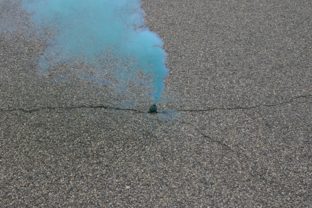 2007/07(July)/4th-of-July/1024x768_2007-07-04-17-smoke-bomb.JPG