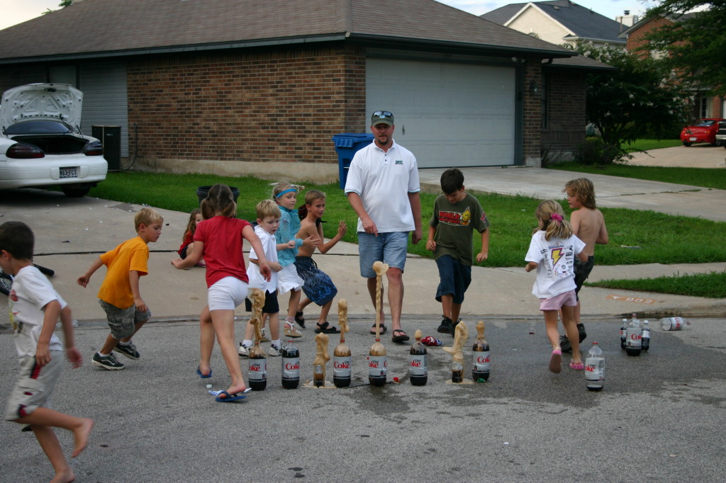 2007/07(July)/4th-of-July/1024x768_2007-07-04-25-diet-coke-and-mentos.JPG
