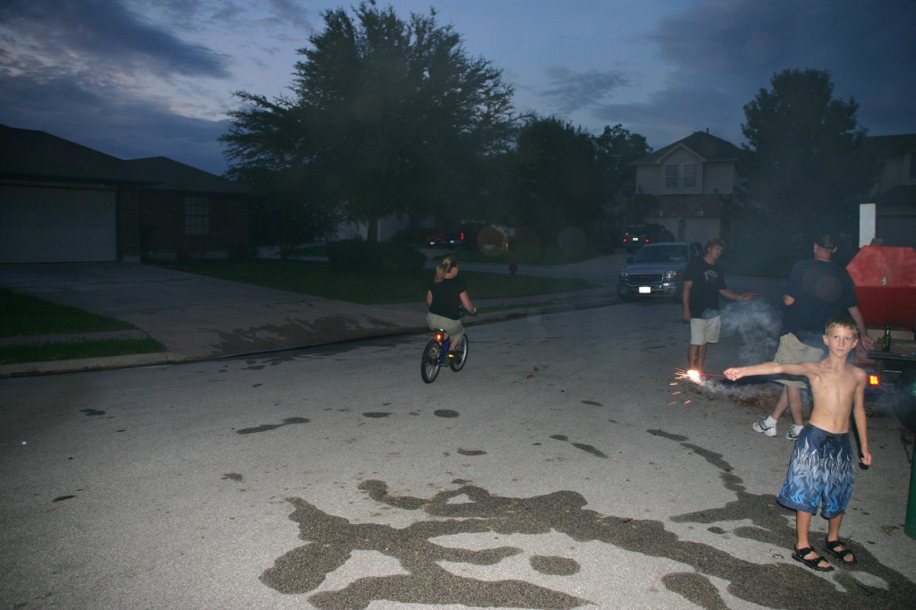 2007/07(July)/4th-of-July/1024x768_2007-07-04-76-Katie-Justin-Chance.JPG