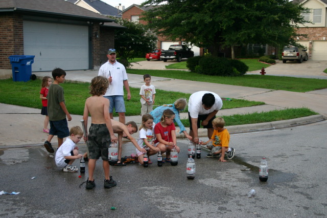 2007/07(July)/4th-of-July/640x480_2007-07-04-34-diet-coke-and-mentos.JPG