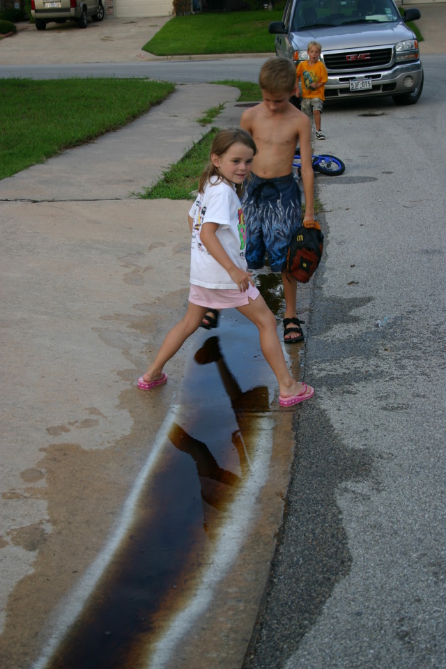 2007/07(July)/4th-of-July/640x480_2007-07-04-41-diet-coke-river-Kyla-Chance-JC.JPG