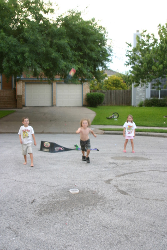 2007/07(July)/4th-of-July/640x480_2007-07-04-45-Dax-Vale-Kyla.JPG