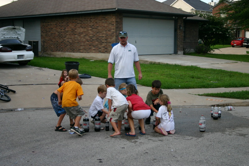 2007/07(July)/4th-of-July/800x600_2007-07-04-22-diet-coke-and-mentos.JPG