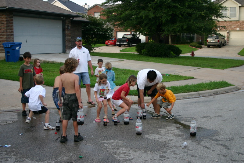 2007/07(July)/4th-of-July/800x600_2007-07-04-37-diet-coke-and-mentos.JPG