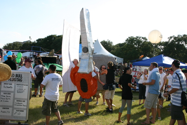 2007/08(August)/RedBull-Flutag-Austin/640x480_2007-08-25-RedBull-Flutag-Austin-15.JPG