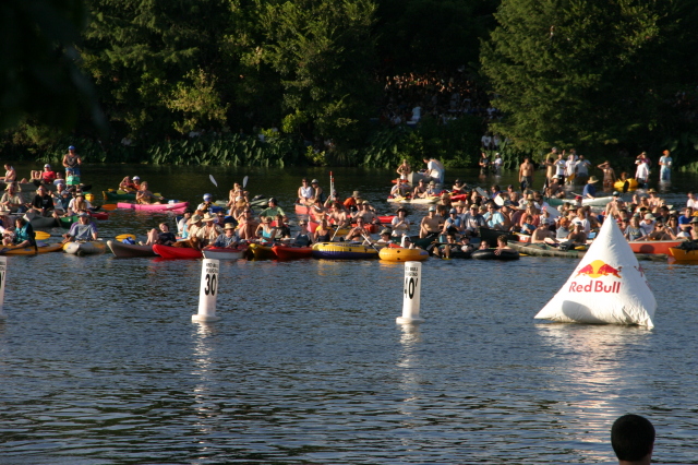 2007/08(August)/RedBull-Flutag-Austin/640x480_2007-08-25-RedBull-Flutag-Austin-35.JPG