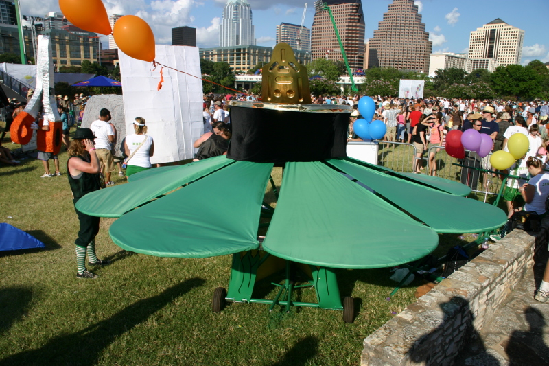 2007/08(August)/RedBull-Flutag-Austin/800x600_2007-08-25-RedBull-Flutag-Austin-04.JPG