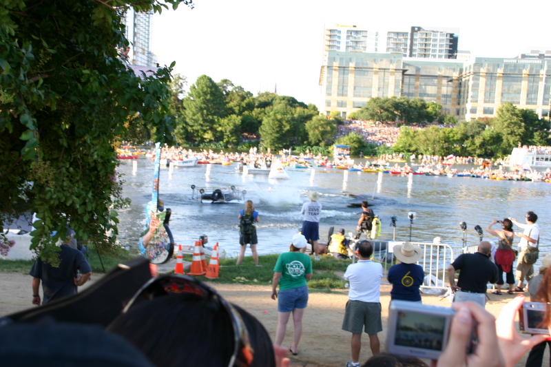 2007/08(August)/RedBull-Flutag-Austin/800x600_2007-08-25-RedBull-Flutag-Austin-34.JPG