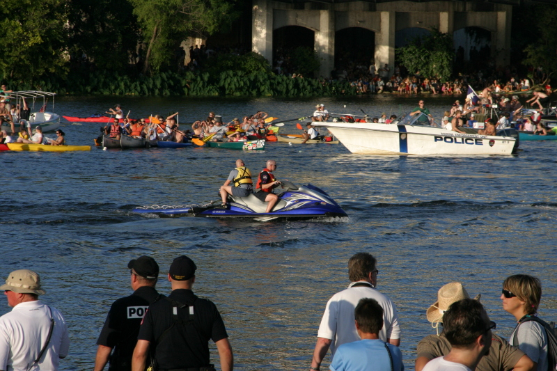 2007/08(August)/RedBull-Flutag-Austin/800x600_2007-08-25-RedBull-Flutag-Austin-57.JPG