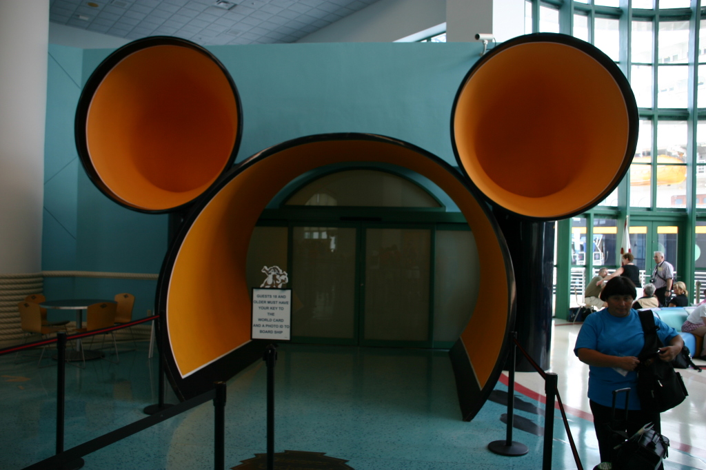 2007/09(September)/2007-Disney-Cruise/Day1/1024x768_2007-09-22-Disney-Magic-Cruise-06.JPG