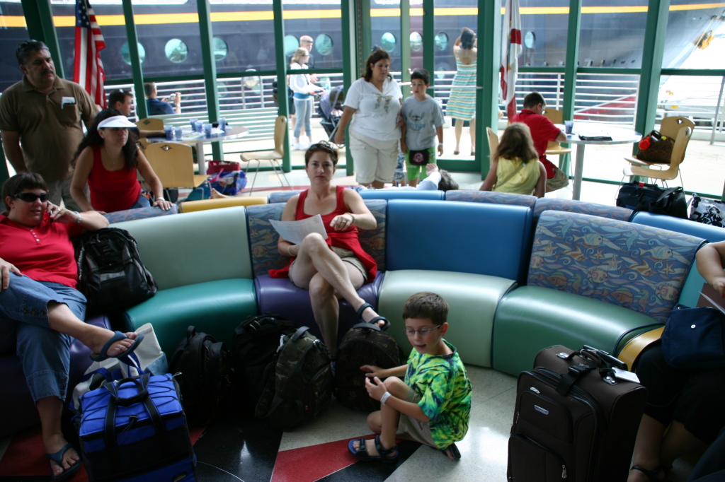 2007/09(September)/2007-Disney-Cruise/Day1/1024x768_2007-09-22-Disney-Magic-Cruise-13-Suzi-Dax.JPG