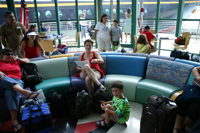 2007/09(September)/2007-Disney-Cruise/Day1/640x480_2007-09-22-Disney-Magic-Cruise-13-Suzi-Dax.JPG