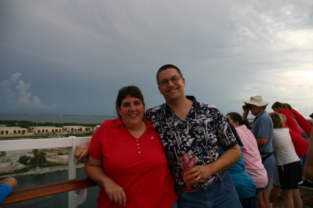 2007/09(September)/2007-Disney-Cruise/Day1/640x480_2007-09-22-Disney-Magic-Cruise-30-Stacy-Matt.JPG
