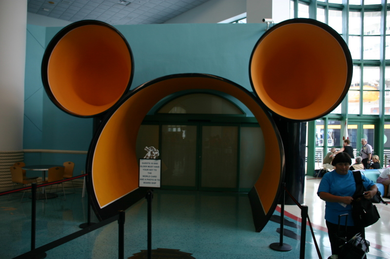 2007/09(September)/2007-Disney-Cruise/Day1/800x600_2007-09-22-Disney-Magic-Cruise-06.JPG