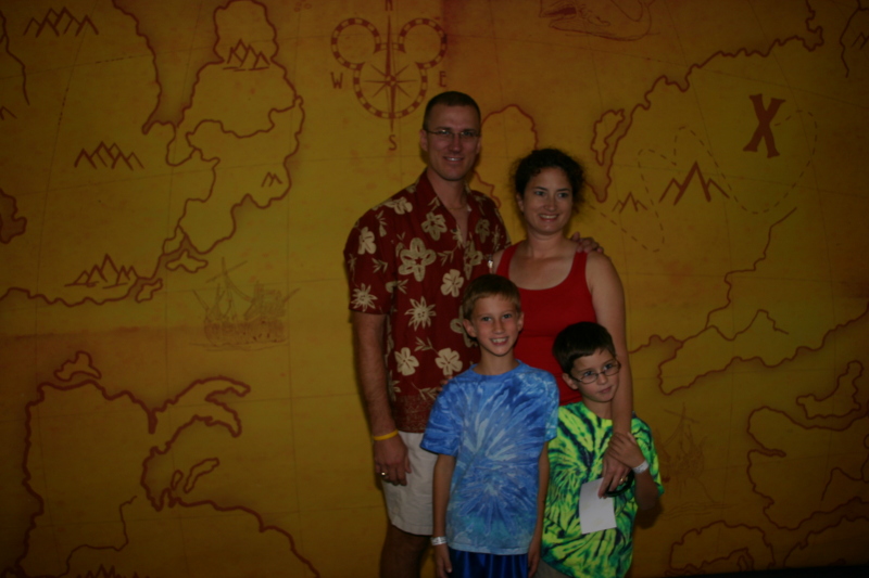 2007/09(September)/2007-Disney-Cruise/Day1/800x600_2007-09-22-Disney-Magic-Cruise-18-Travis-Suzi-Chance-Dax.JPG