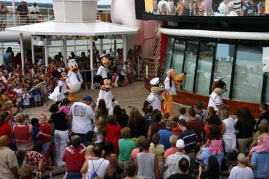 2007-09-22-Disney-Magic-Cruise-25-Mickey-Minnie-Chip-Dale-Donald-Pluto.JPG