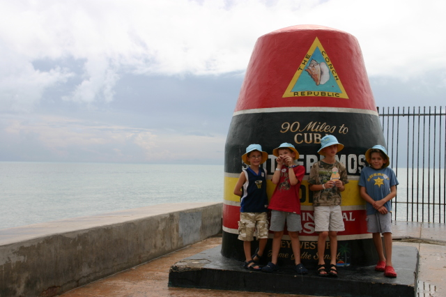 2007/09(September)/2007-Disney-Cruise/Day2-Key-West/640x480_2007-09-23-Disney-Magic-Cruise-15-Key-West-Dax-Case-Chance-Flat-Stanley-Jack.JPG
