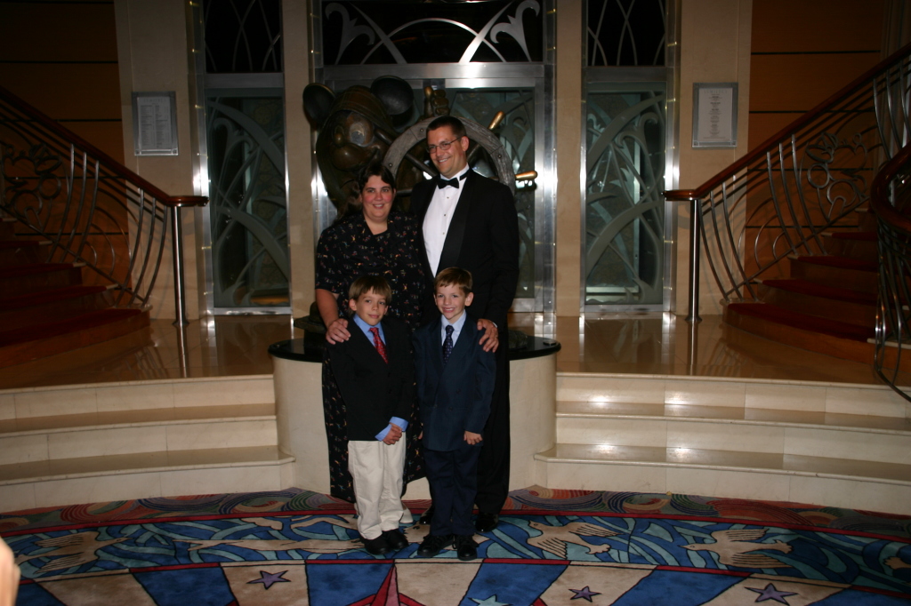 2007/09(September)/2007-Disney-Cruise/Day3/1024x768_2007-09-24-Disney-Magic-Cruise-33-Matt-Stacy-Jack-Case.JPG