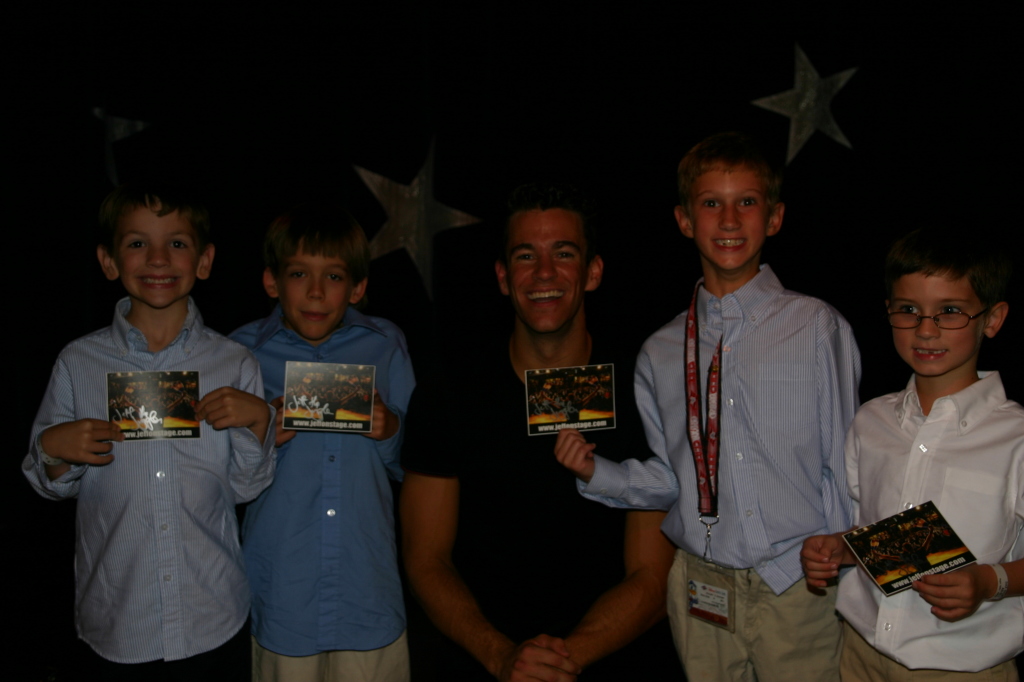2007/09(September)/2007-Disney-Cruise/Day3/1024x768_2007-09-24-Disney-Magic-Cruise-49-Jeff-the-Juggler-Case-Jack-Chance-Dax.JPG