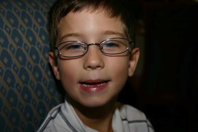 2007/09(September)/2007-Disney-Cruise/Day3/2007-09-24-Disney-Magic-Cruise-01-Dax-lost-first-tooth.JPG