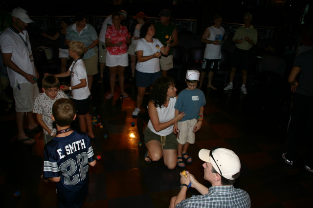 2007/09(September)/2007-Disney-Cruise/Day3/640x480_2007-09-24-Disney-Magic-Cruise-14-juggling-lesson-Jack-Chance-Suzi-Dax.JPG