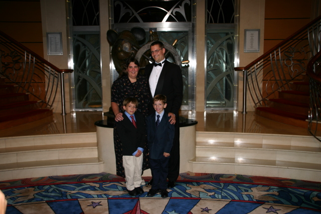 2007/09(September)/2007-Disney-Cruise/Day3/640x480_2007-09-24-Disney-Magic-Cruise-33-Matt-Stacy-Jack-Case.JPG