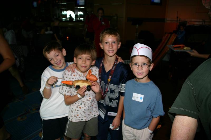 2007/09(September)/2007-Disney-Cruise/Day3/800x600_2007-09-24-Disney-Magic-Cruise-04-Case-Jack-Chance-Dax-veggie-derby-race.JPG