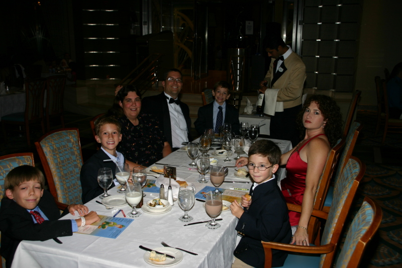2007/09(September)/2007-Disney-Cruise/Day3/800x600_2007-09-24-Disney-Magic-Cruise-16-Matt-Stacy-Jack-Case-Suzi-Dax-Chance.JPG