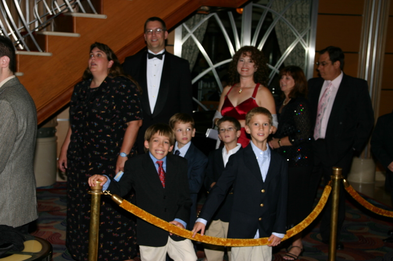 2007/09(September)/2007-Disney-Cruise/Day3/800x600_2007-09-24-Disney-Magic-Cruise-28-Matt-Stacy-Jack-Case-Dax-Suzi-Chance.JPG
