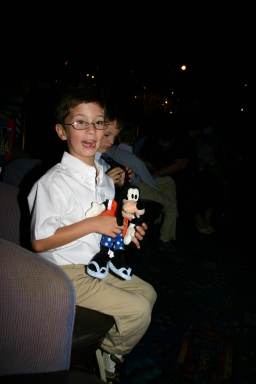 2007-09-24-Disney-Magic-Cruise-40-Dax-tooth-fairy-presents.JPG