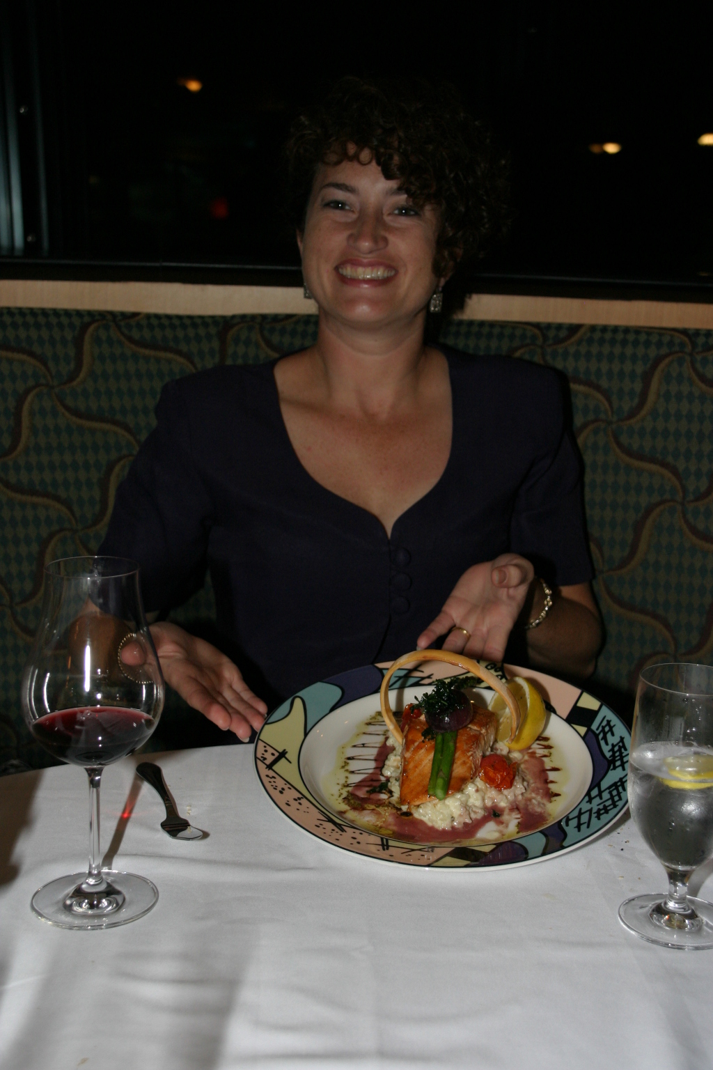 2007/09(September)/2007-Disney-Cruise/Day4-Grand-Cayman/1024x768_2007-09-25-Disney-Magic-Cruise-72-Palos-dining-Suzi.JPG
