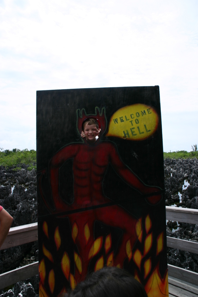 2007/09(September)/2007-Disney-Cruise/Day4-Grand-Cayman/640x480_2007-09-25-Disney-Magic-Cruise-44-Grand-Cayman-Hell-Case.JPG