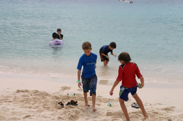2007-09-25-Disney-Magic-Cruise-51-Grand-Cayman-7mi-beach-Chance-Dax-Jack.JPG