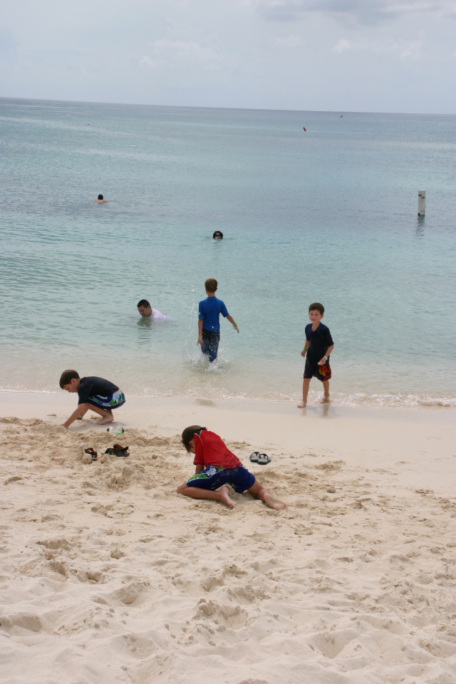 2007-09-25-Disney-Magic-Cruise-56-Grand-Cayman-7mi-beach-Case-Matt-Suzi-Chance-Jack-Dax.JPG