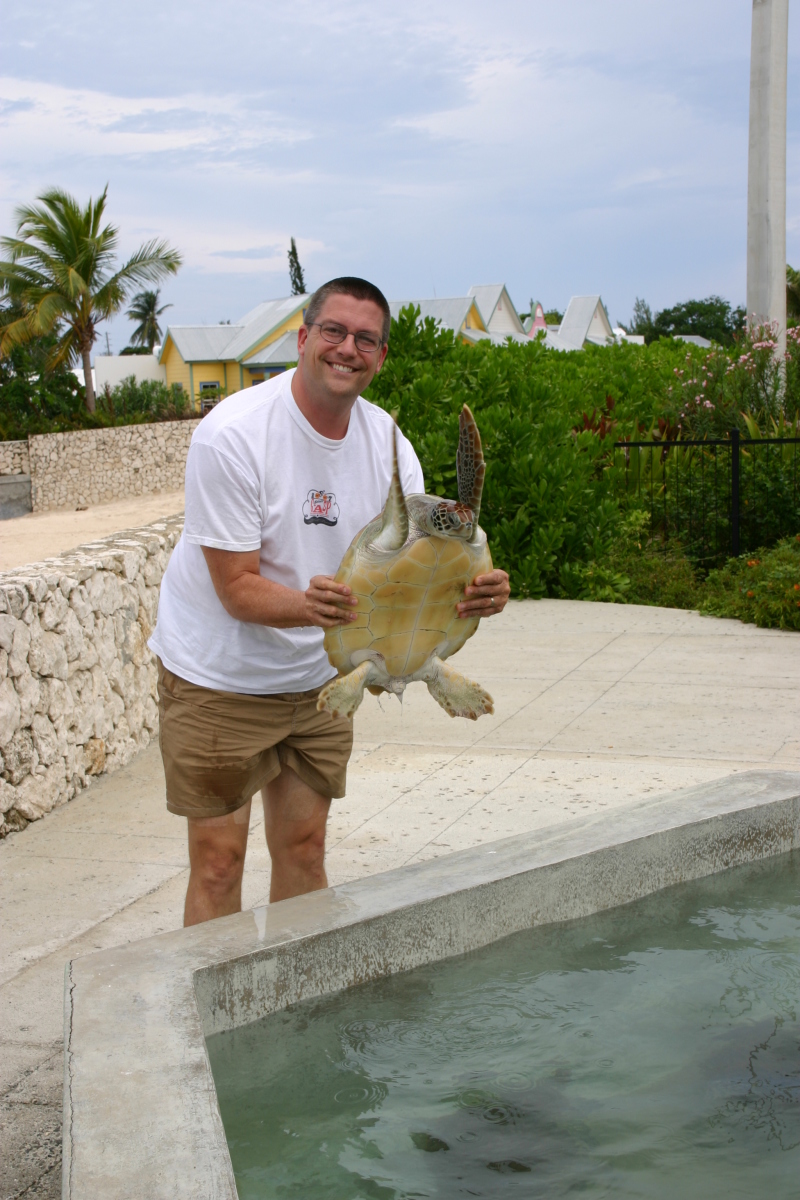 2007/09(September)/2007-Disney-Cruise/Day4-Grand-Cayman/800x600_2007-09-25-Disney-Magic-Cruise-30-Grand-Cayman-Turtle-farm-Matt.JPG