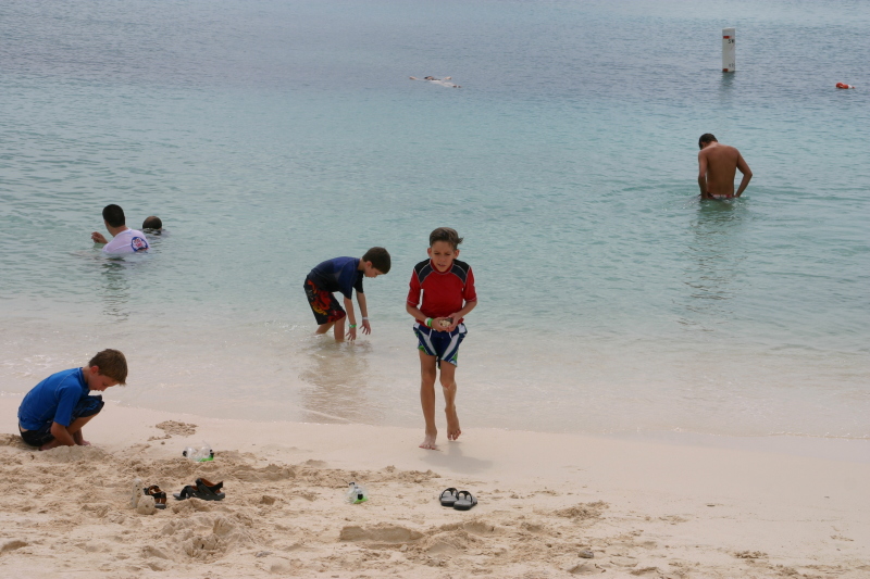 2007-09-25-Disney-Magic-Cruise-50-Grand-Cayman-7mi-beach-Chance-Dax-Jack.JPG
